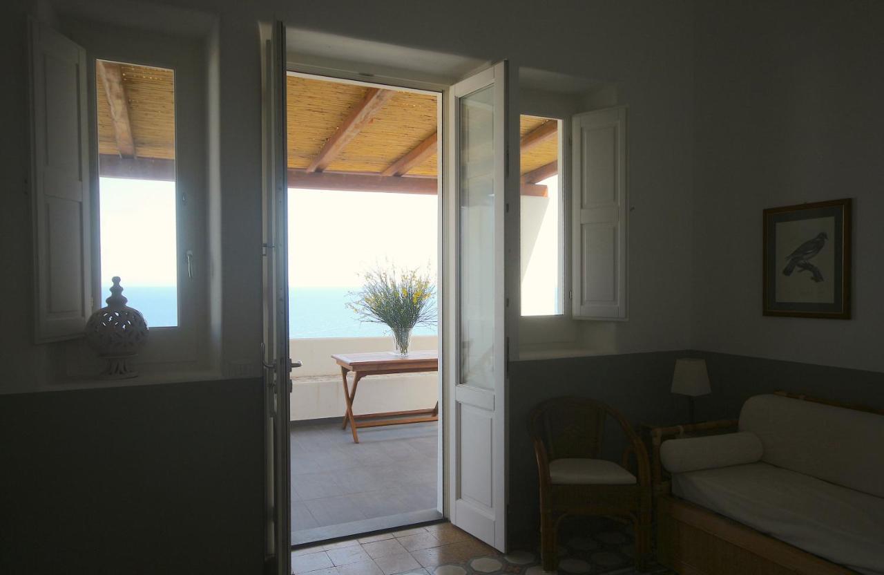 Villa Le Pigne Malfa  Exteriör bild