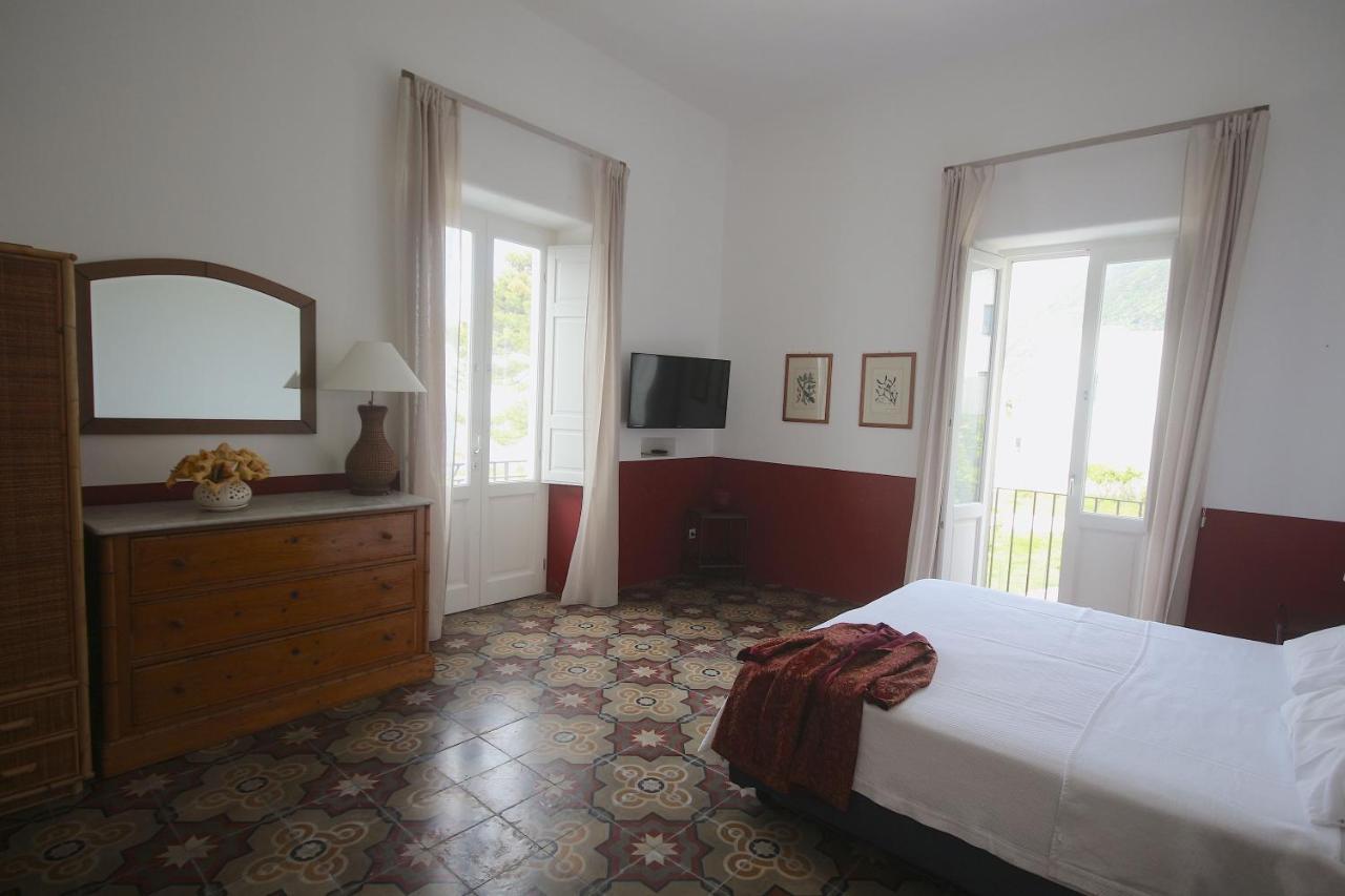 Villa Le Pigne Malfa  Exteriör bild