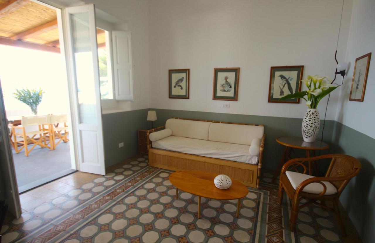 Villa Le Pigne Malfa  Exteriör bild